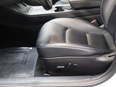 Used 2023 Tesla Model 3 Standard Range image 31