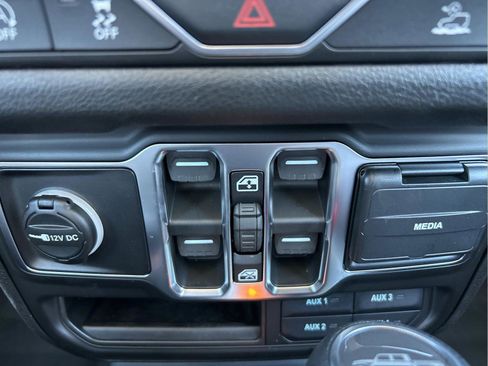 New 2026 Jeep Gladiator Sport image 30