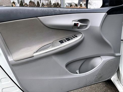 Used 2013 Toyota Corolla LE w/ Premium Pkg image 14