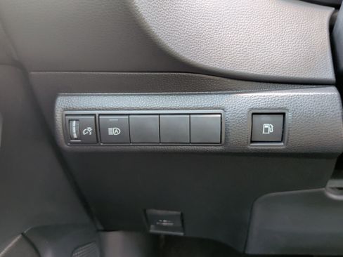 Used 2022 Toyota Corolla LE FWD image 23