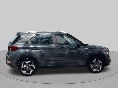 Used 2025 Hyundai Venue SEL FWD image 6