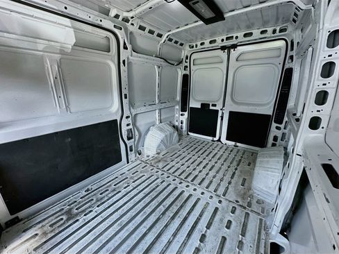 Used 2024 RAM ProMaster 2500 w/ Convenience Group FWD image 23