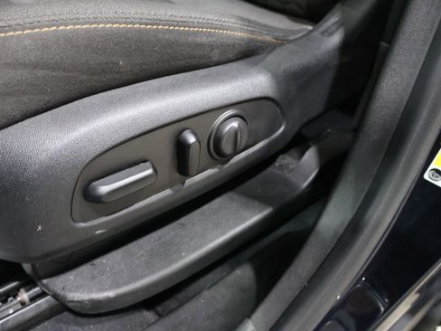 Used 2020 Chevrolet Equinox LT image 12