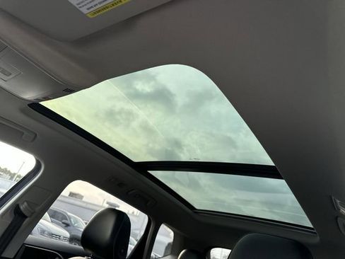 Certified 2023 Volkswagen Taos SEL image 35