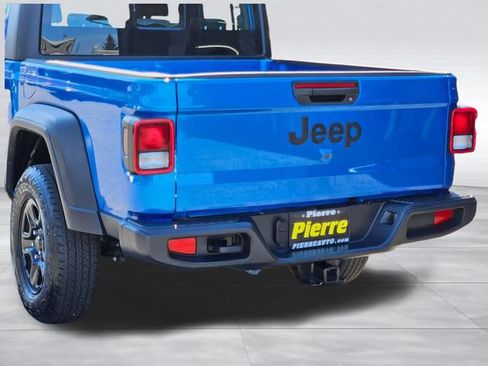 Used 2023 Jeep Gladiator Sport w/ Trailer Tow Package AWD/4WD image 13
