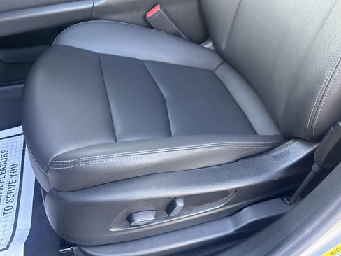 New 2025 Cadillac XT5 Luxury image 27