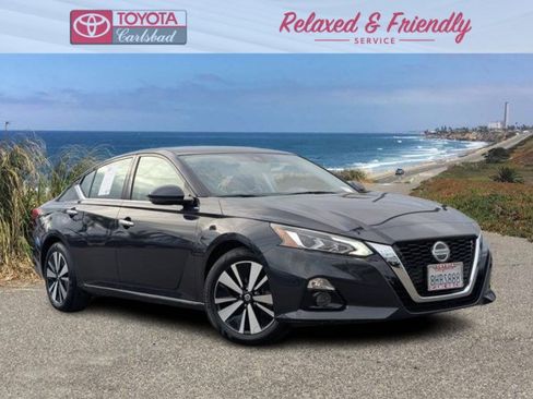Used 2019 Nissan Altima 2.5 SV image 1