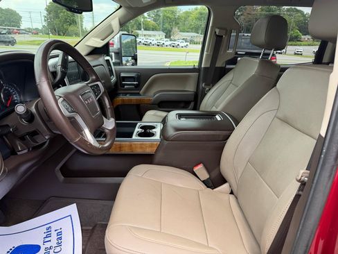 Used 2018 GMC Sierra 2500 SLT w/ Duramax Plus Package AWD/4WD image 11