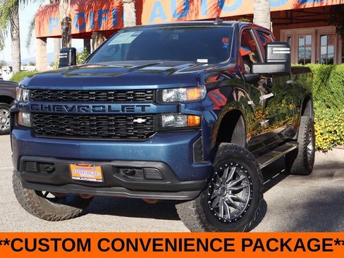 Used 2019 Chevrolet Silverado 1500 Custom w/ Custom Max Trailering Package AWD/4WD image 4