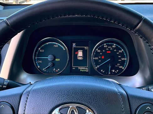 Used 2017 Toyota RAV4 Limited AWD/4WD image 28