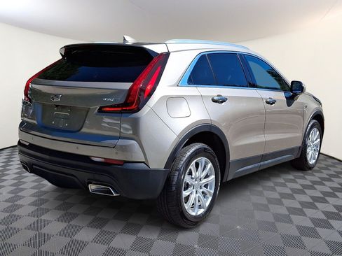 Used 2022 Cadillac XT4 Luxury w/ Cold Weather Package AWD/4WD image 6