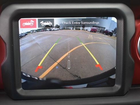 Used 2022 Jeep Wrangler Unlimited Rubicon w/ LED Lighting Group AWD/4WD image 25