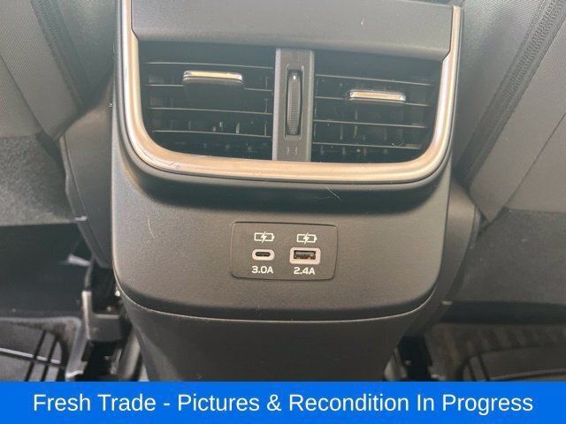Used 2024 Subaru Outback Premium AWD/4WD image 17