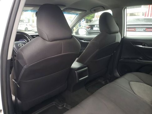 Used 2019 Toyota Camry LE image 10