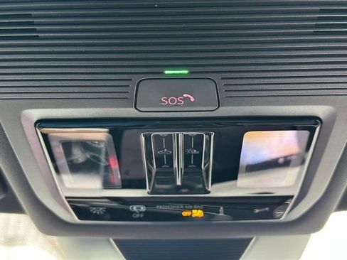 New 2026 Volkswagen Tiguan SEL R-Line AWD/4WD image 34