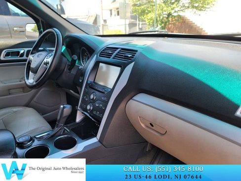Used 2013 Ford Explorer XLT AWD/4WD image 17