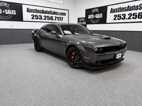 Used 2023 Dodge Challenger R/T Scat Pack RWD image 1