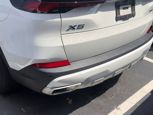 Used 2024 BMW X5 xDrive40i w/ Parking Assistance Package AWD/4WD image 9
