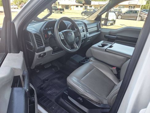 Used 2017 Ford F250 XL RWD image 8