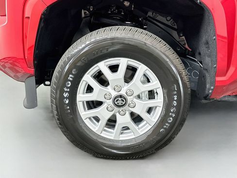 Certified 2026 Toyota Tacoma SR5 w/ SR5 Upgrade Package AWD/4WD image 31