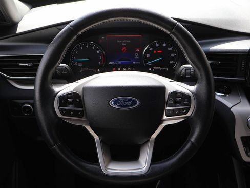 Used 2024 Ford Explorer XLT w/ Equipment Group 202A AWD/4WD image 14