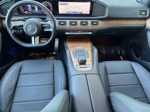 Used 2025 Mercedes-Benz GLS 450 4MATIC image 15