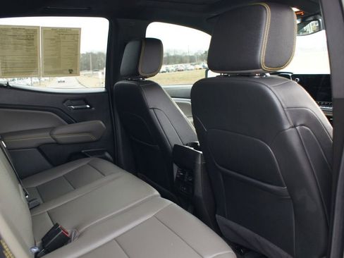 Used 2024 Chevrolet Colorado ZR2 w/ ZR2 Convenience Package III image 22