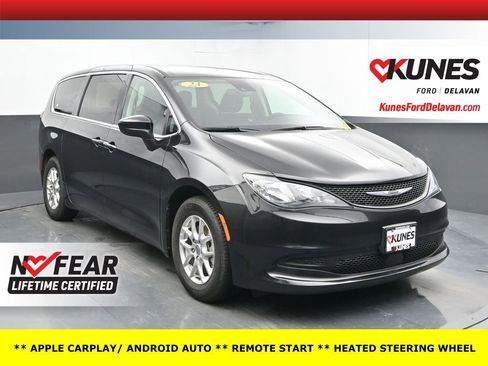 Used 2023 Chrysler Voyager LX FWD image 1