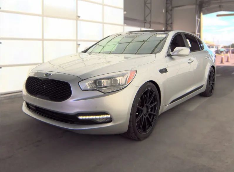 Used 2015 Kia K900 Premium w/ Interior Highline Package RWD image 1