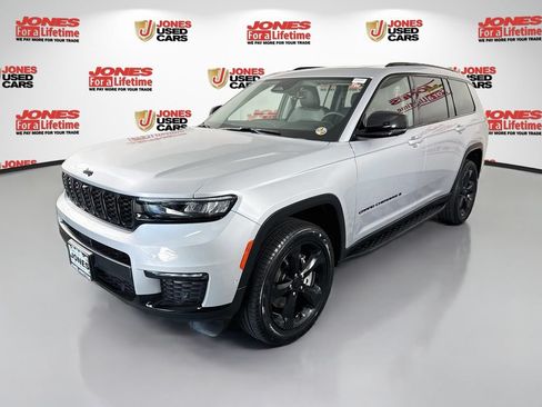 Used 2023 Jeep Grand Cherokee L Limited w/ Luxury Tech Group II AWD/4WD image 15