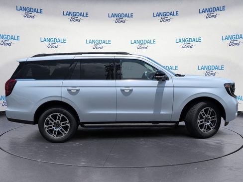 New 2026 Ford Expedition Active RWD image 3