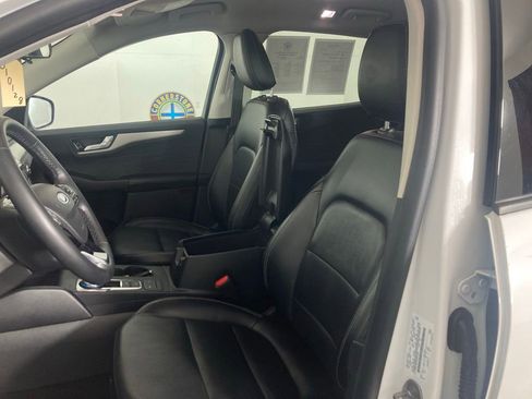 Used 2022 Ford Escape SEL image 8