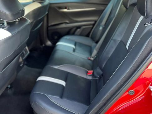 Used 2025 Toyota Camry SE FWD image 11