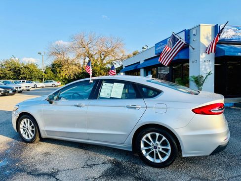Used 2019 Ford Fusion SE image 28
