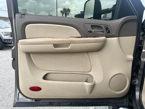 Used 2008 GMC Sierra 2500 SLT w/ Z71 Off-Road Package image 7