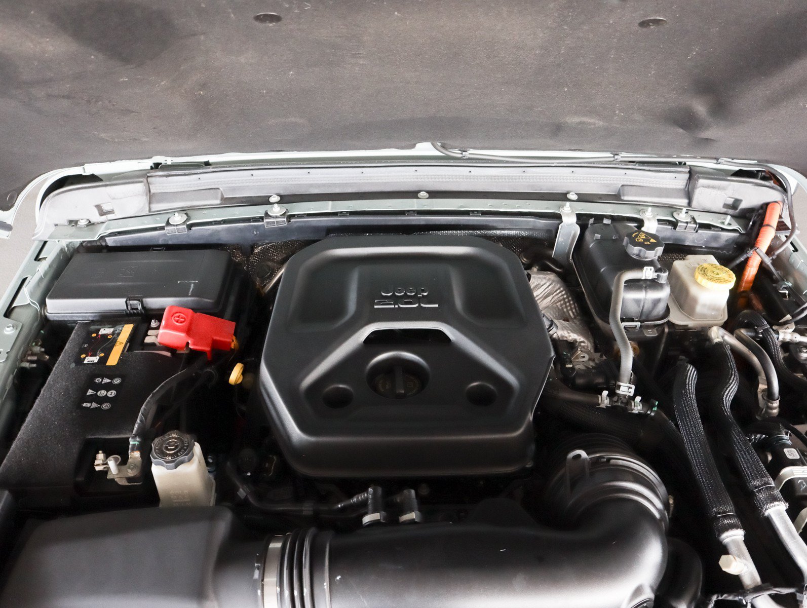Used 2024 Jeep Wrangler Unlimited Rubicon 4xe AWD/4WD image 4