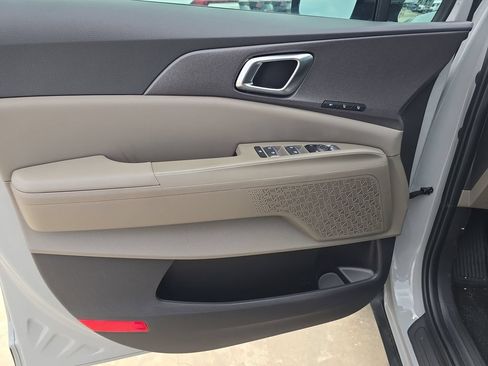 New 2026 Kia Carnival EX FWD image 19