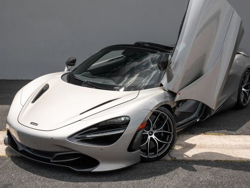Used 2020 McLaren 720S Spider RWD image 3
