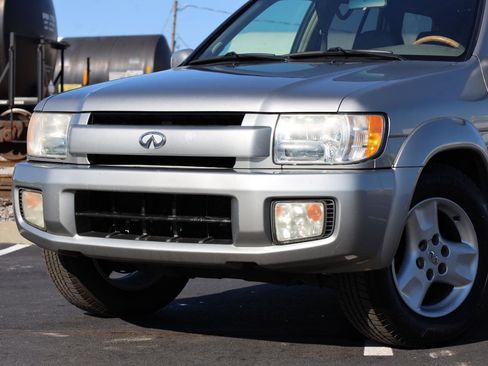 Used 2001 INFINITI QX4 4WD image 4