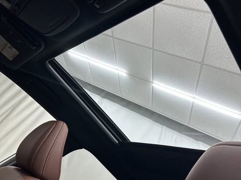 Used 2025 Subaru Forester Touring image 21