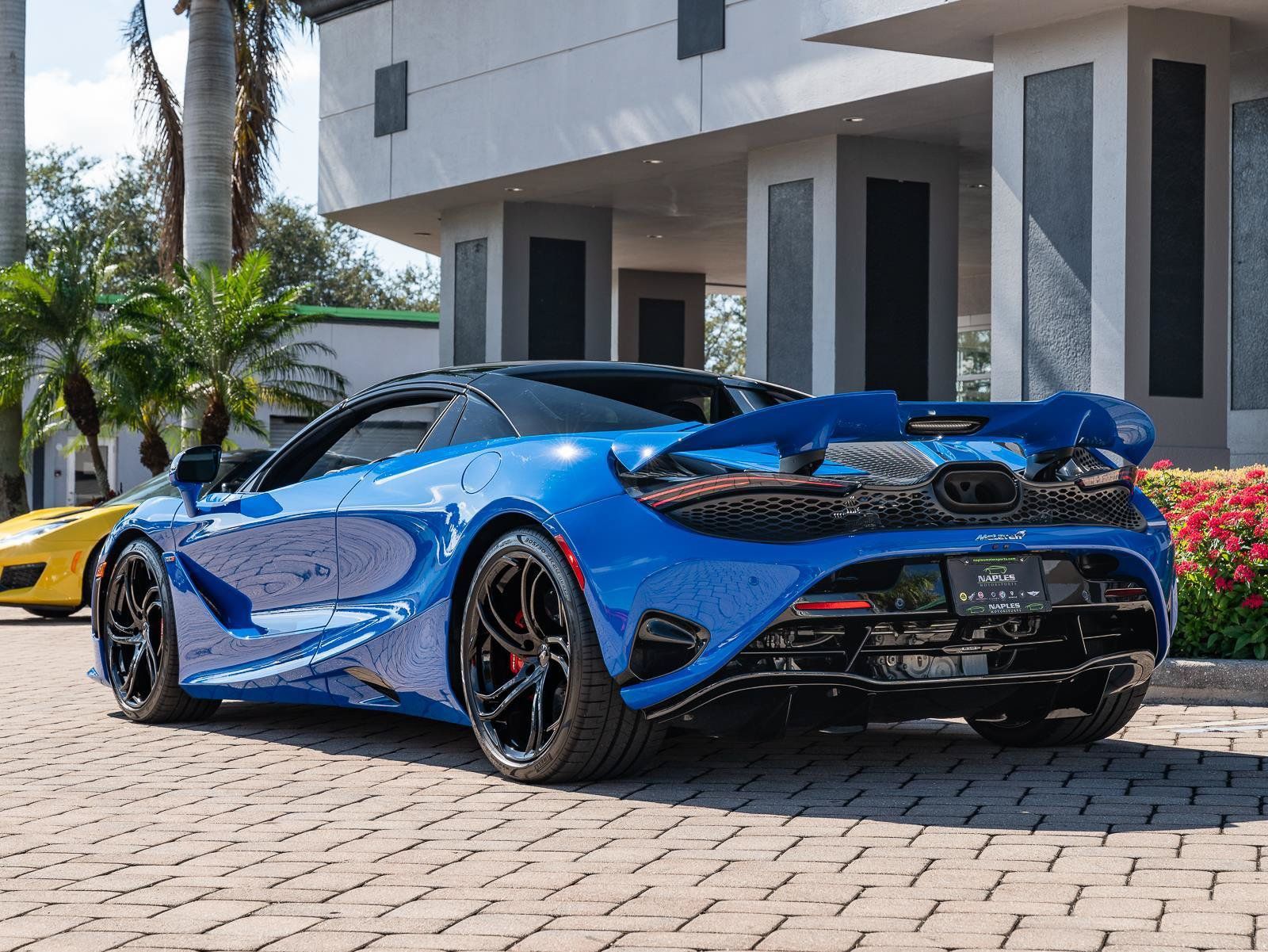 Used 2024 McLaren 750S Spider RWD image 21