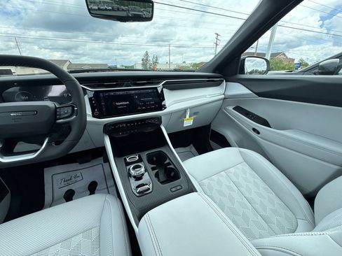 New 2026 Jeep Cherokee Overland w/ Advanced Pro Tech Group AWD/4WD image 11