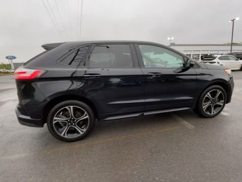 Certified 2020 Ford Edge ST w/ Cold Weather Package AWD/4WD image 10