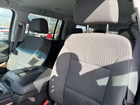 Used 2017 Chevrolet Suburban LS image 8