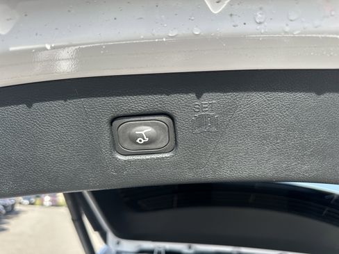 Used 2022 Ford Edge SEL w/ Convenience Package image 11