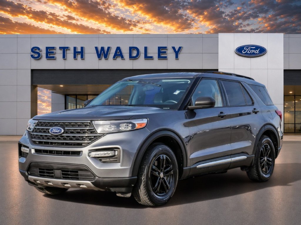 Used 2024 Ford Explorer XLT w/ Equipment Group 202A RWD image 3