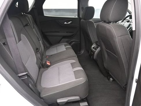 Used 2025 Chevrolet Blazer LT FWD image 19