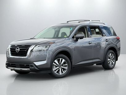 Used 2024 Nissan Pathfinder SL