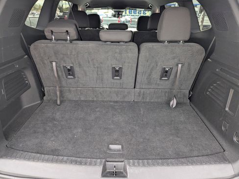 Certified 2025 GMC Acadia Elevation image 10