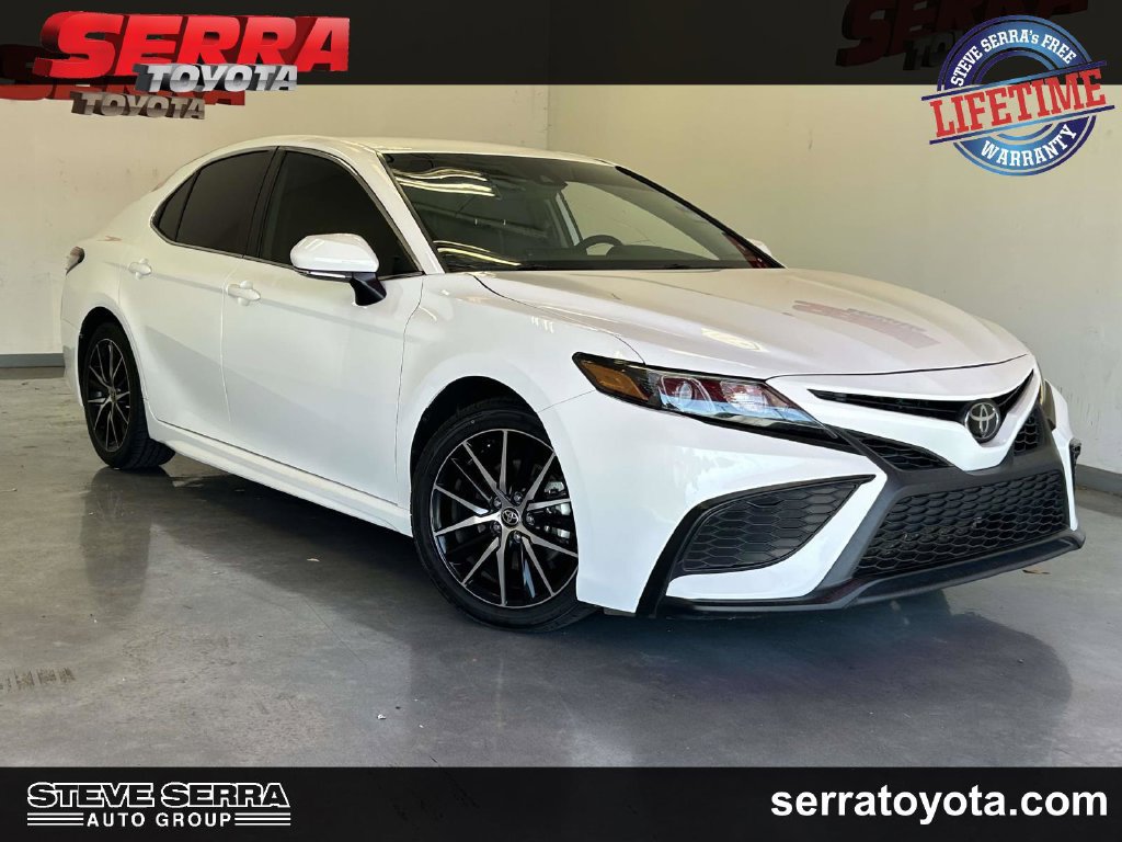 Certified 2024 Toyota Camry SE FWD image 1